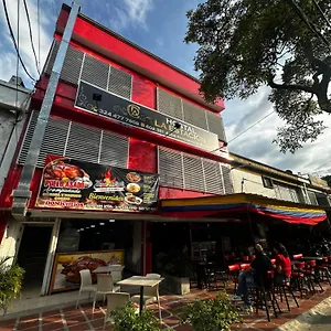  Pensión La Estacion Colombia